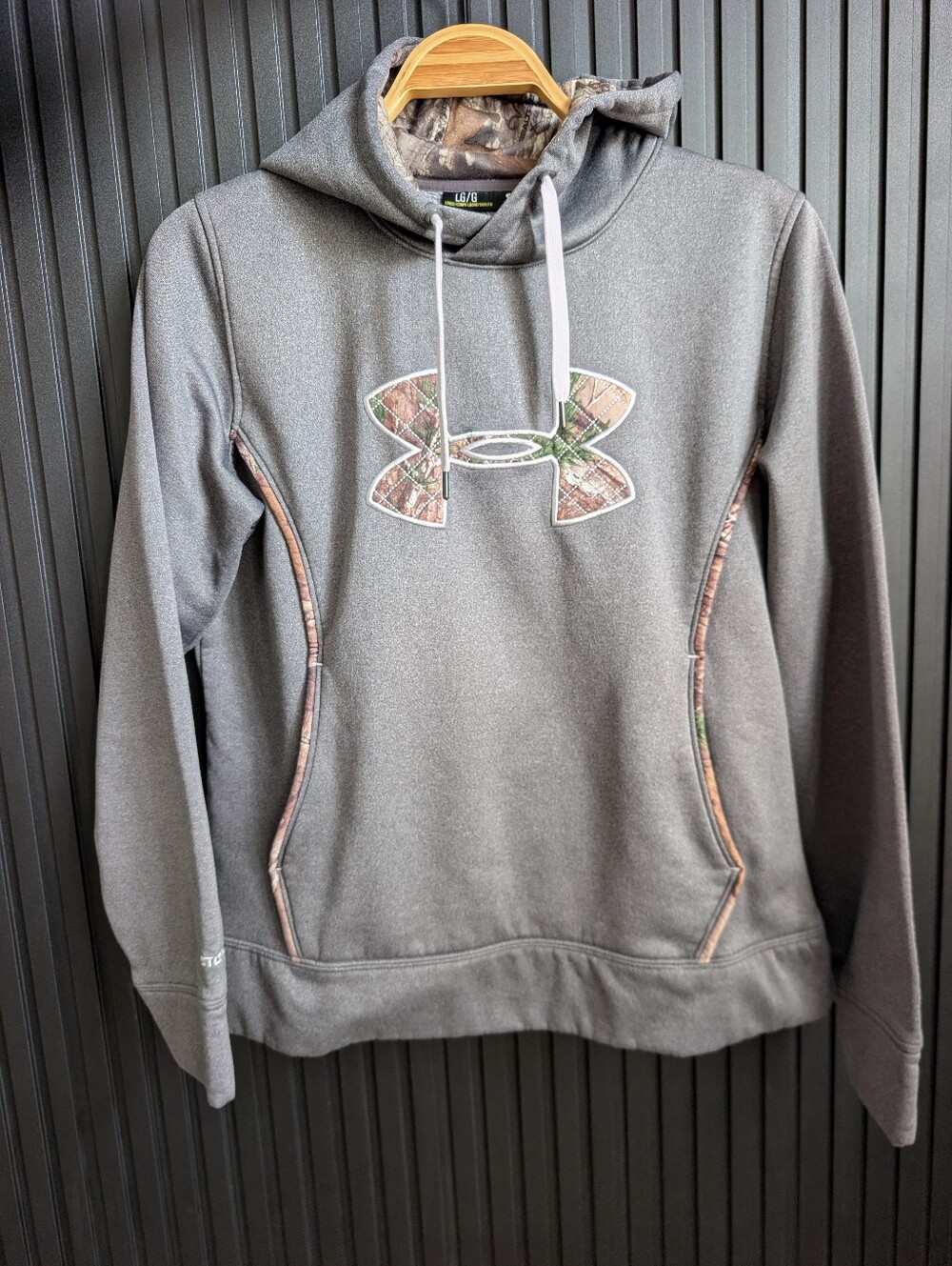 Under Armour Gray Hoodie with Camo Pink Size L